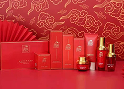瑞蛇迎春，福滿人間，西采清顏愿你萬事如意春意盎然！