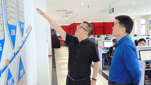 ���Қgӭʯ���@�^(q��)�\�I����κ����һ���W�R�𱬾W(w��ng)���^ָ��(d��o)��1