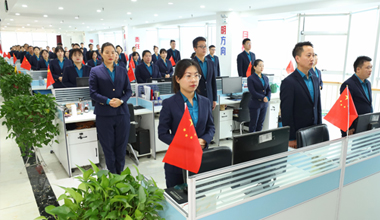 �𱬾W��Ӣ�F�