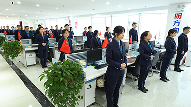 �𱬾W��Ӣ�F�